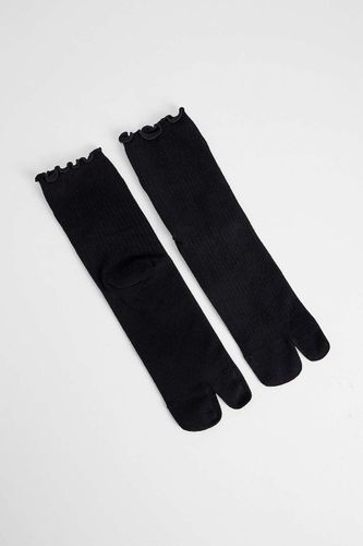 Chaussettes Tabi à bords à volants en taille: TAILLE UNIQUE - Out From Under - Modalova