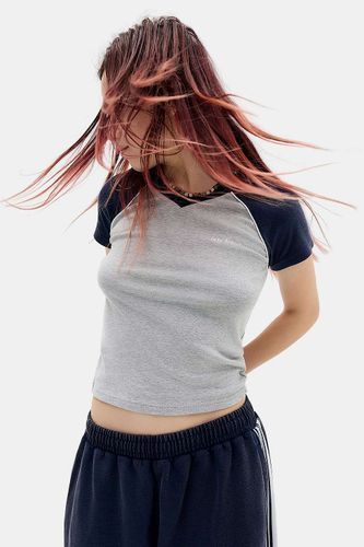 Quelque chose de français. T-shirt bébé à col en V haut par iets frans. en taille: XS - iets frans... - Modalova