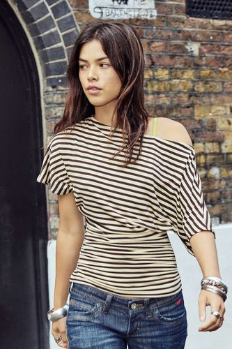 T-shirt Sasha à col échancré et taille froncée en taille: Small - Silence + Noise - Modalova