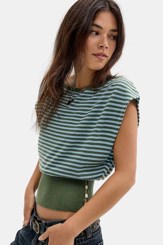 Haut boutonné à épaules dénudées UO Shay par taille: XS - Urban Outfitters - Modalova