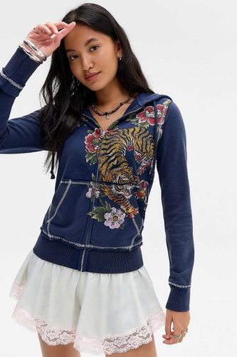 Sweat à capuche ajusté UO à imprimé tatouage Y2K par en taille: XS - Urban Outfitters - Modalova