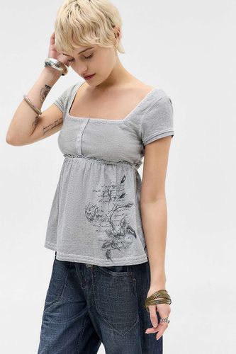 Haut Babydoll graphique Brittney en taille: Small - BDG - Modalova