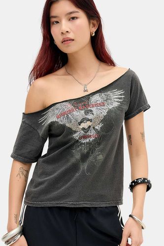 T-shirt graphique UO Maverick à épaules dénudées par en taille: Medium/Large - Urban Outfitters - Modalova
