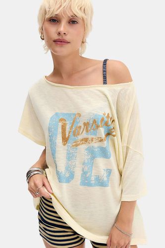 T-shirt graphique à épaules dénudées Courtney en taille: Small - BDG - Modalova