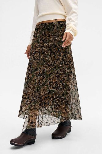 Jupe longue en maille filet floquée UO Contour par en taille: XS - Urban Outfitters - Modalova