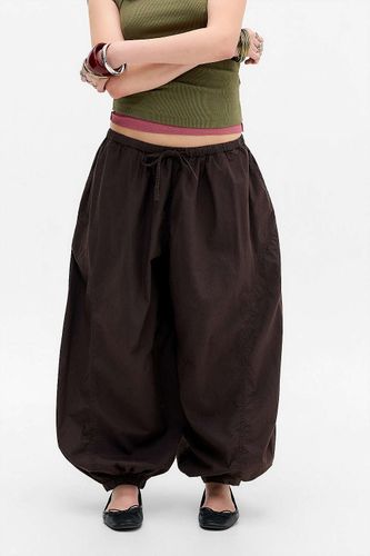 Pantalon ballon Iris en taille: Small - BDG - Modalova