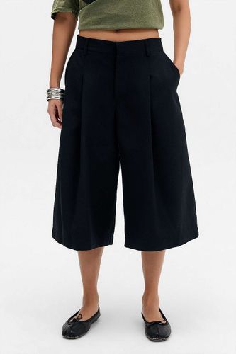 Pantalon court ajusté UO Noa par en taille: Medium - Urban Outfitters - Modalova