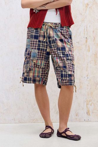 Short cargo long à carreaux en taille: XS - BDG - Modalova