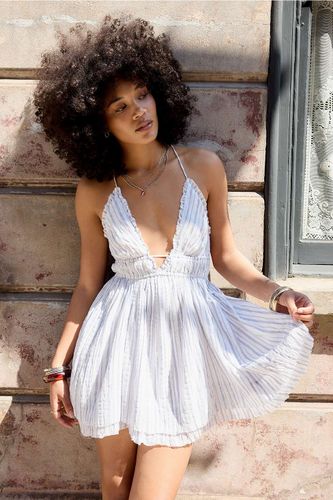 Robe babydoll rayée Mia à dos bas en taille: TTP - Kimchi Blue - Modalova