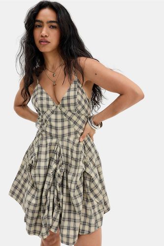 Mini-robe froncée UO Darcie par en taille: 2XS - Urban Outfitters - Modalova
