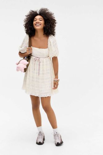Robe courte Diamond Of The Season en taille: XS - Kimchi Blue - Modalova