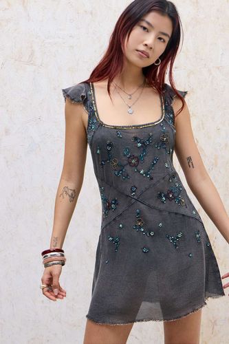 Mini-robe brodée UO Emmi par en taille: XS - Urban Outfitters - Modalova