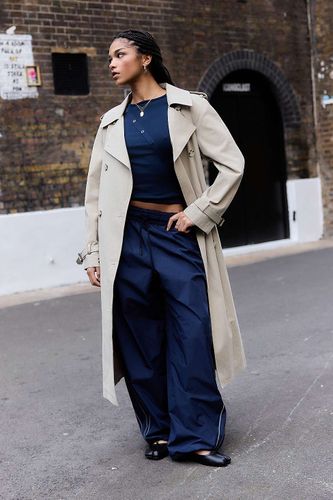 Trench-coat Light Before Dark en taille: Medium - Urban Outfitters - Modalova