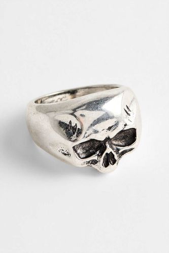 Bague crâne UO par en taille: Medium - Urban Outfitters - Modalova