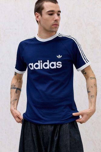 Originals T-shirt graphique ringer Nuit Indigo à 3 rayures en taille: Small - adidas - Modalova