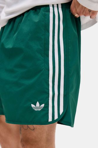 Short Sprinter vert en taille: Small - adidas Originals - Modalova