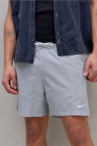 Short de bain seersucker à rayures noires 5" en taille: Medium - Nike - Modalova