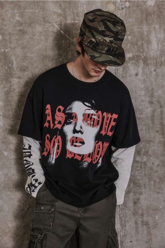 T-shirt graphique double couche UO Grunge par en taille: Small - Urban Outfitters - Modalova