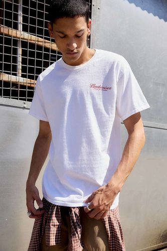 T-shirt graphique UO blanc avec logo Budweiser en script par en taille: XS - Urban Outfitters - Modalova