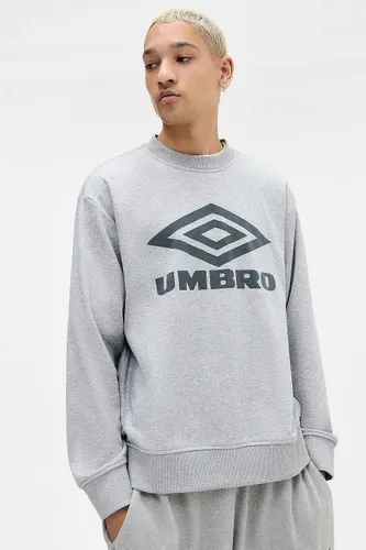 Sweat-shirt ras du cou gris logo exclusivité UO en taille: Medium - Umbro - Modalova