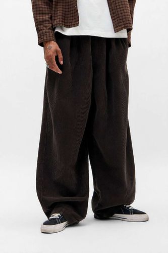 Pantalon en velours côtelé Bobbi en taille: XS - BDG - Modalova