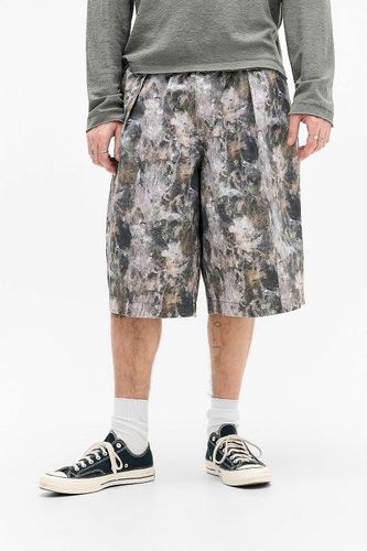 Short camouflage aquarelle Bobbi en taille: Small - BDG - Modalova