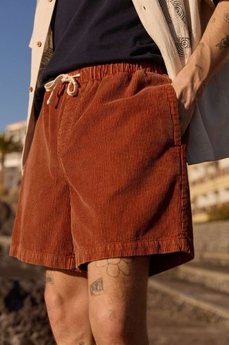 Short en velours côtelé rouille en taille: Small - BDG - Modalova