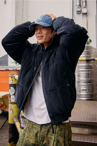 Doudoune en velours côtelé noir en taille: Medium - BDG - Modalova