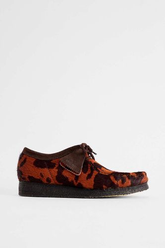 Chaussures Wallabee imprimé vache marron en taille: UK 8 / EU 42 - Clarks Originals - Modalova