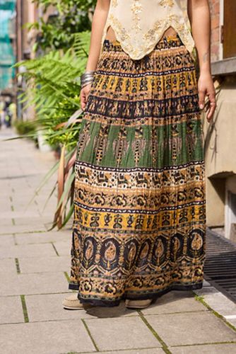 Crinkle Print Maxi Skirt en taille: XS/Small - Archive At UO - Modalova