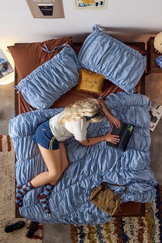 Ensemble de Couette Chemise Froncée par taille: King - Urban Outfitters - Modalova