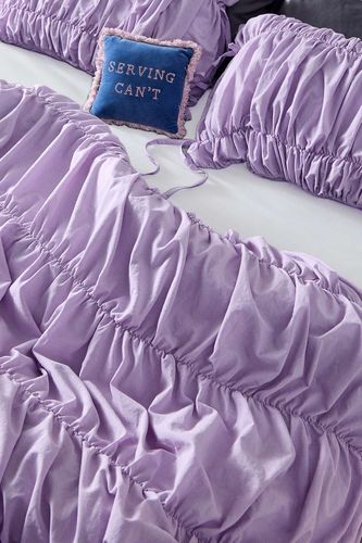 Ensemble de couette froncée par en taille: King - Urban Outfitters - Modalova