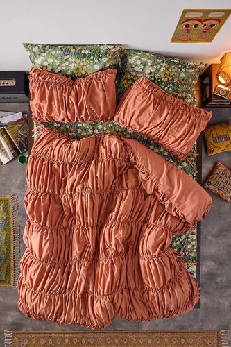 Ensemble de couette froncée par en taille: King - Urban Outfitters - Modalova