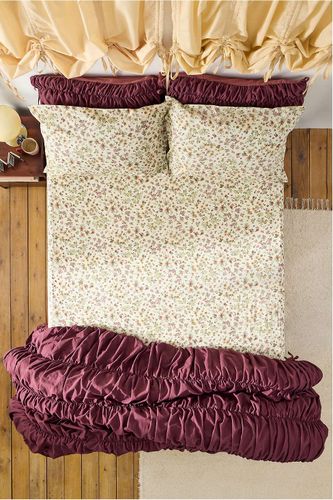 Ensemble drap-housse et taie d'oreiller Very Ditsy par en taille: Double - Urban Outfitters - Modalova