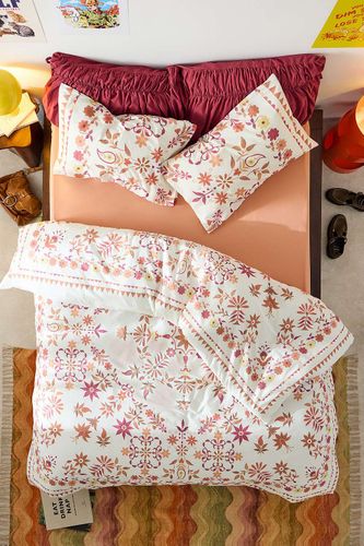 Ensemble housse de couette Sienna Scarf par en taille: Double - Urban Outfitters - Modalova