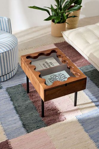 Petite table basse festonnée Gallery par en Natural taille: TAILLE UNIQUE - Urban Outfitters - Modalova