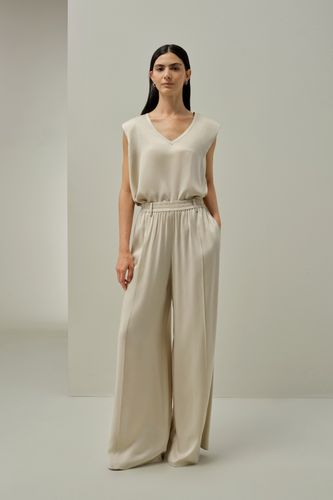 Haut col V sans manches en soie suédée - LILYSILK - Modalova