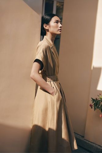 Robe inspirée du trench-coat à manches courtes chic - LILYSILK - Modalova