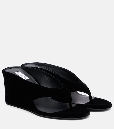 Alaïa Mules compensées en velours - Alaia - Modalova