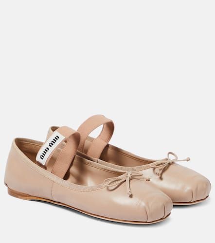 Miu Miu Ballerines en cuir à logo - Miu Miu - Modalova