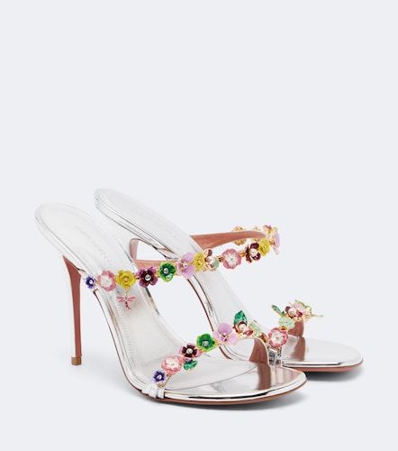 Mules Vittoria en cuir à ornements - Amina Muaddi - Modalova
