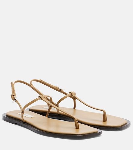 Toteme Sandales tongs en cuir - Toteme - Modalova