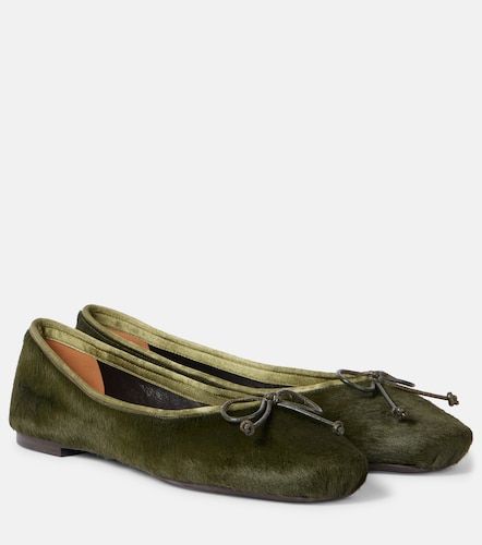 Ballerines Charlotte en cuir façon poulain - Khaite - Modalova