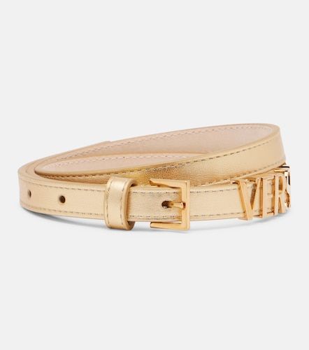 Ceinture en cuir métallisé à logo - Versace - Modalova