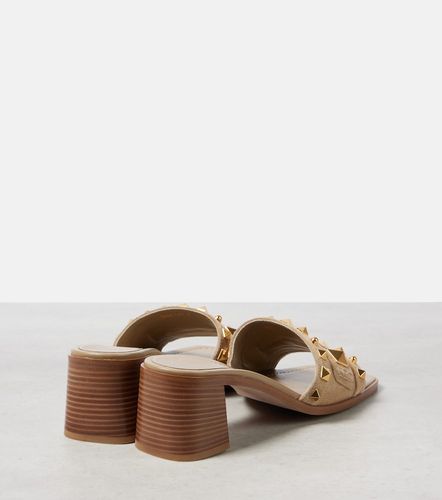 Mules Plaster Caster 50 en daim - Valentino Garavani - Modalova