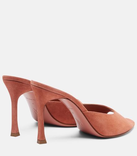 Amina Muaddi Mules Alexa en daim - Amina Muaddi - Modalova