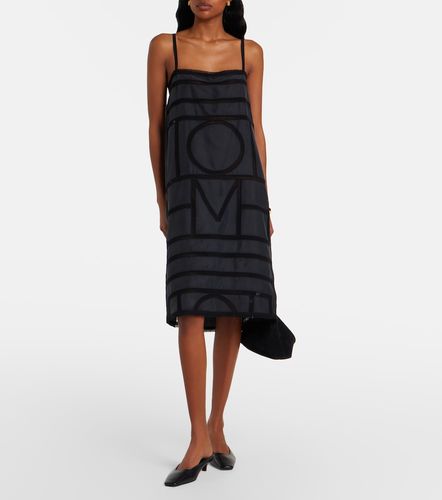 Robe midi en soie à broderie - Toteme - Modalova