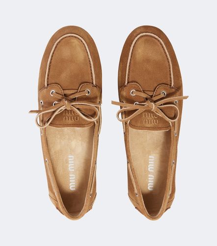 Miu Miu Chaussures bateau en daim - Miu Miu - Modalova