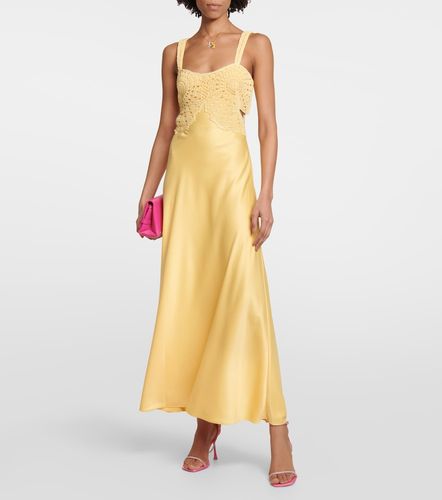 Robe longue Roberta en crochet et satin - Simkhai - Modalova