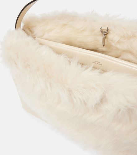 Sac à bandoulière T-Lock Large à finitions en peau lainée - Toteme - Modalova